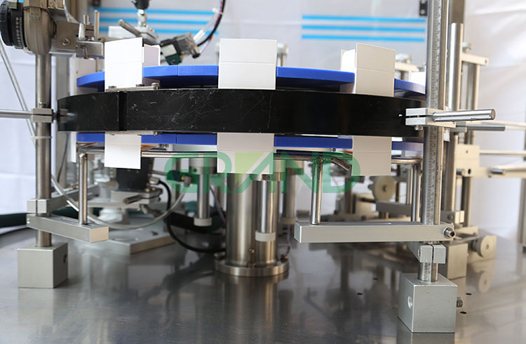 Automatic Vertical Rotary Cartoning Machine details Machine de carton rotatif vertical automatique01