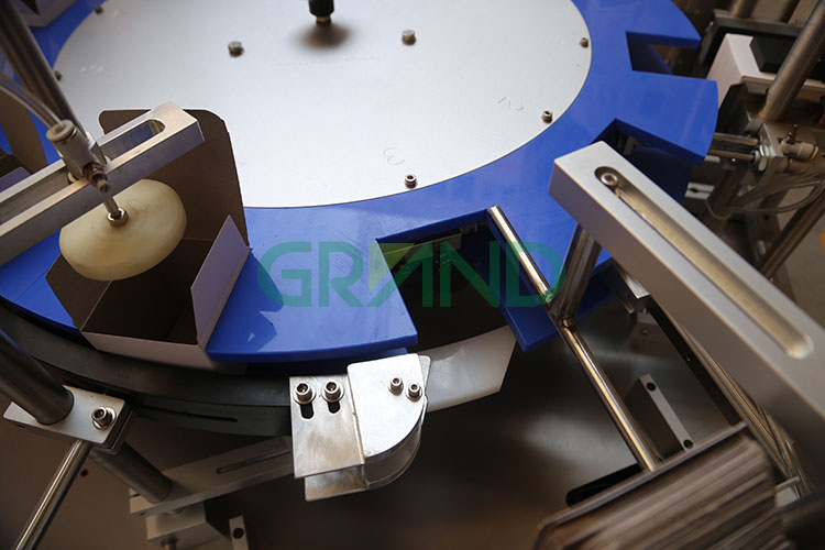 vertical cartoning machine Machine de cartoning vertical05