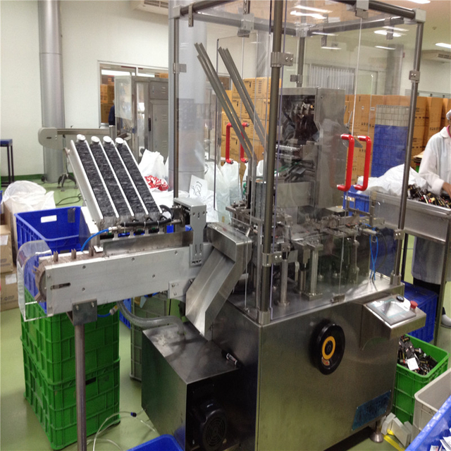 Machine de cartonnage de préservatif de 3 ou 4 morceaux