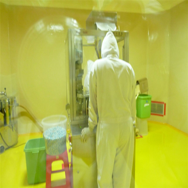 Le Vietnam cusotmmer a acheté la machine de remplissage automatique de capsule de NJP-800