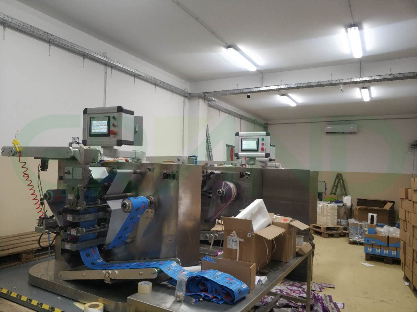 machine d'emballage &agrave; bande