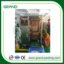  Machine d'emballage de sachet de sachette de scellage à quatre lignes de la ligne irrégulière pour liquide / poudre / granule de liquide / granule