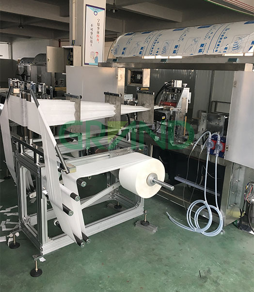 machine d'emballage de tissus humides