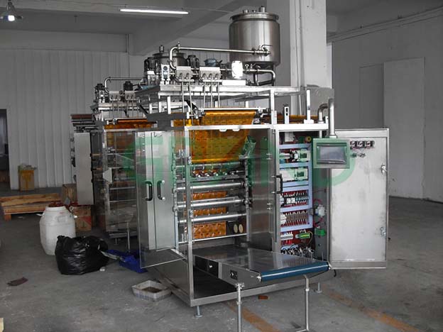 machine de remplissage de sachet liquide